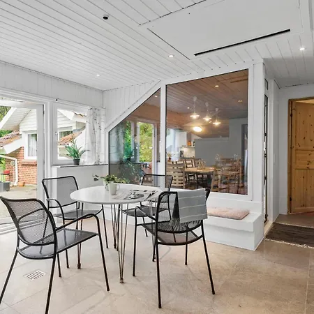 4 Bedroom Pet Friendly In Blavand Feriehus Blåvand